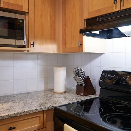 דירות קאנמור Mtn View Escape With King Size Bed With Outdoor Pool - Banff Pass Included! מראה חיצוני תמונה