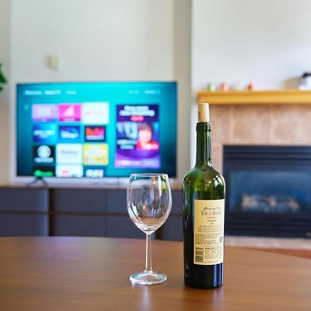 דירות קאנמור Mtn View Escape With King Size Bed With Outdoor Pool - Banff Pass Included! מראה חיצוני תמונה