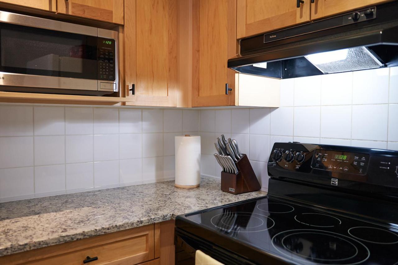דירות קאנמור Mtn View Escape With King Size Bed With Outdoor Pool - Banff Pass Included! מראה חיצוני תמונה