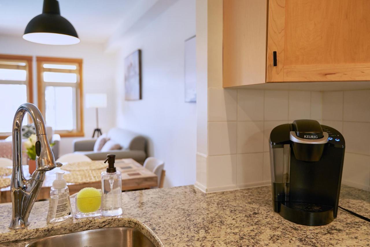 דירות קאנמור Mtn View Escape With King Size Bed With Outdoor Pool - Banff Pass Included! מראה חיצוני תמונה