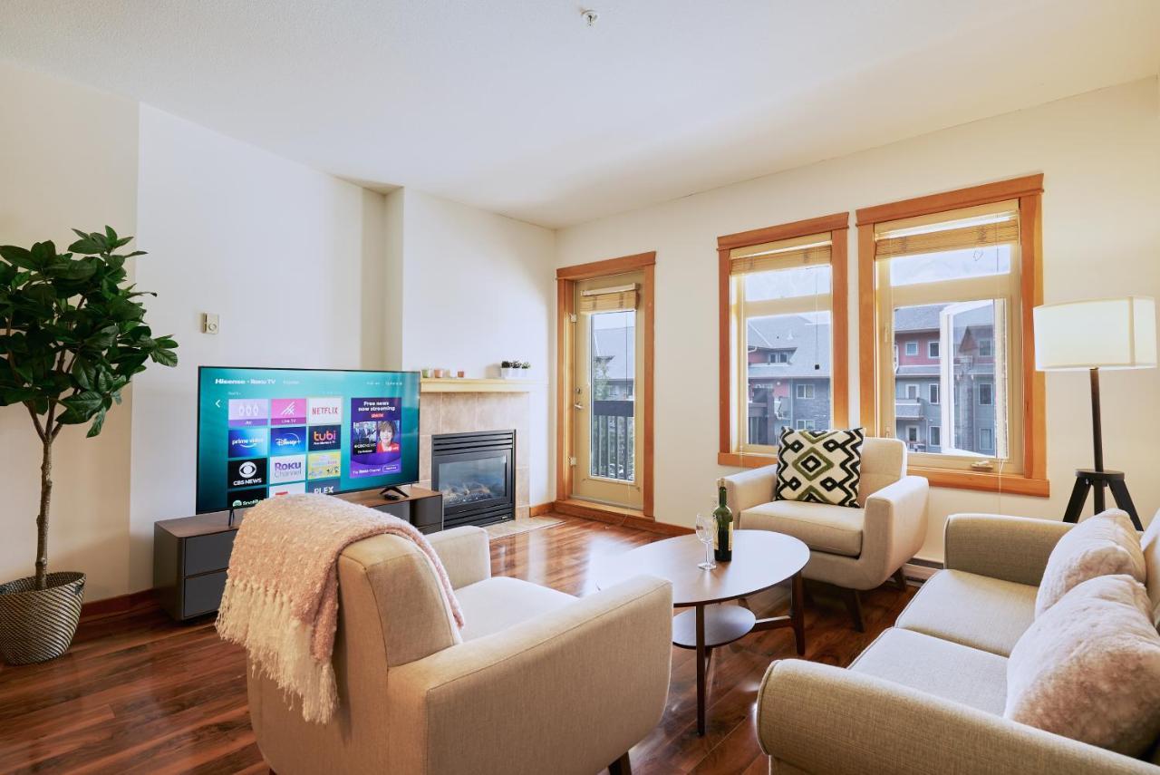 דירות קאנמור Mtn View Escape With King Size Bed With Outdoor Pool - Banff Pass Included! מראה חיצוני תמונה