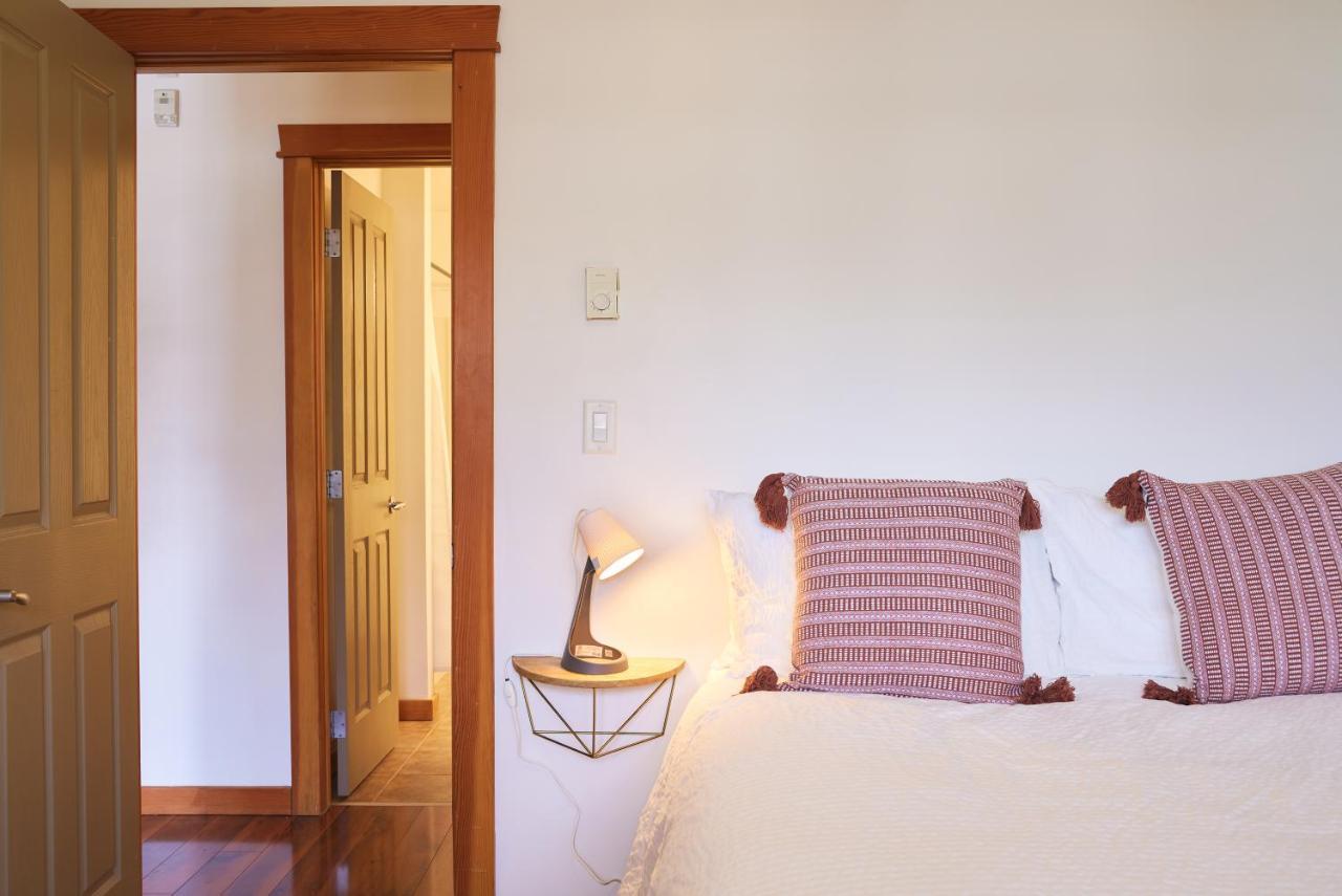 דירות קאנמור Mtn View Escape With King Size Bed With Outdoor Pool - Banff Pass Included! מראה חיצוני תמונה