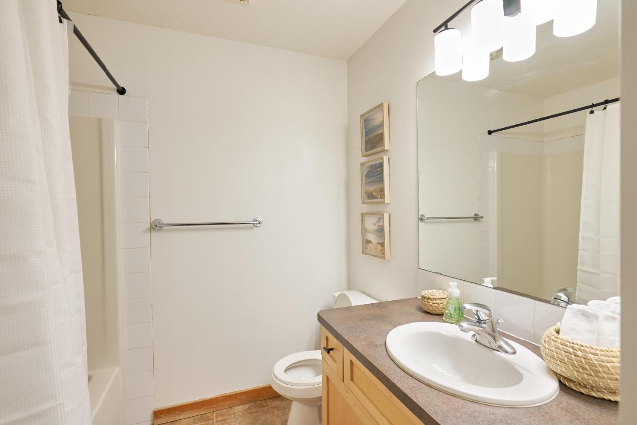 דירות קאנמור Mtn View Escape With King Size Bed With Outdoor Pool - Banff Pass Included! מראה חיצוני תמונה